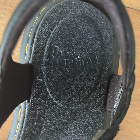 Dr. Martens Vossie Junior Sandals – Kids Size 2 (EU 33) - Picture 4 of 7